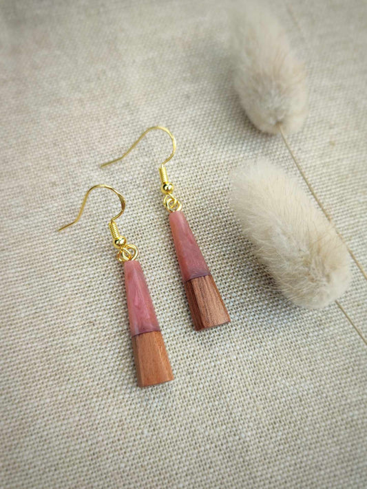 Hand crafted Heart Rimu and Cinnamon Blush earring by Rowan Tree Designs to support the Breast Cancer Foundation NZ